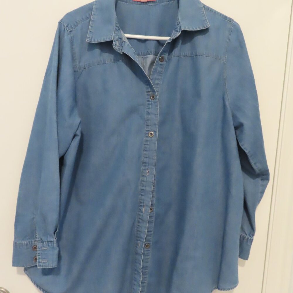 Denim Blue Button Front Long Sleeve Shirt Women’s Large